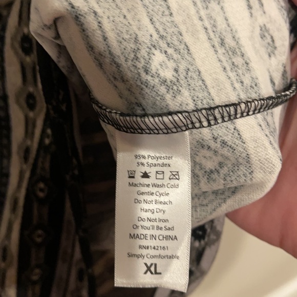 Lularoe Cassie pencil skirt size XL - Picture 3 of 3